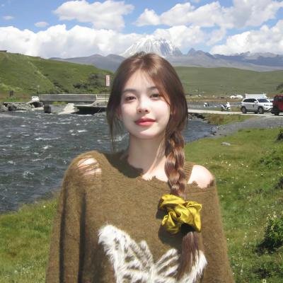 爱唱歌的大学生女生季